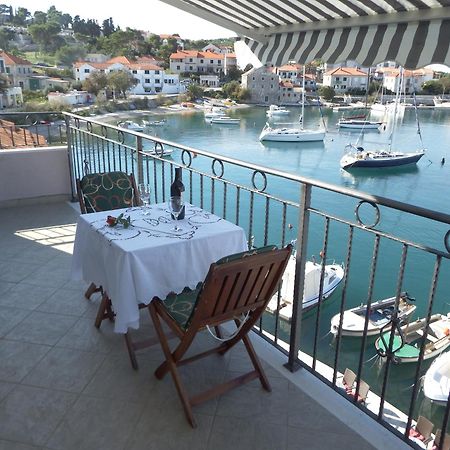 Direct At Sea Apartment Postira Exterior photo