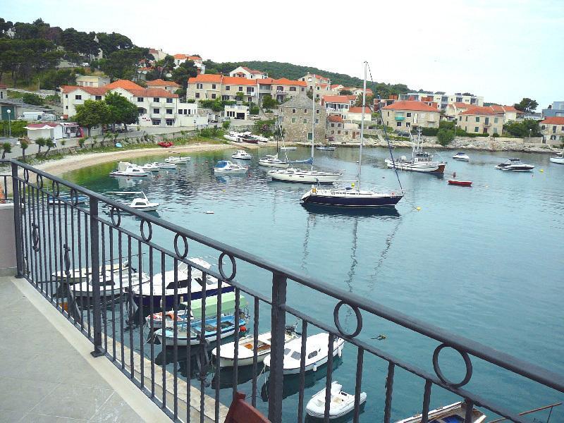 Direct At Sea Apartment Postira Room photo